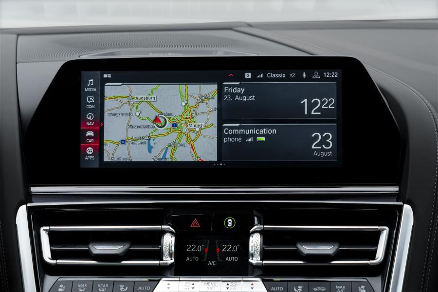 Детали интерьера BMW M8 Competition Gran Coupe (F93) 2019 года  (WW) (фото 68 из 139)